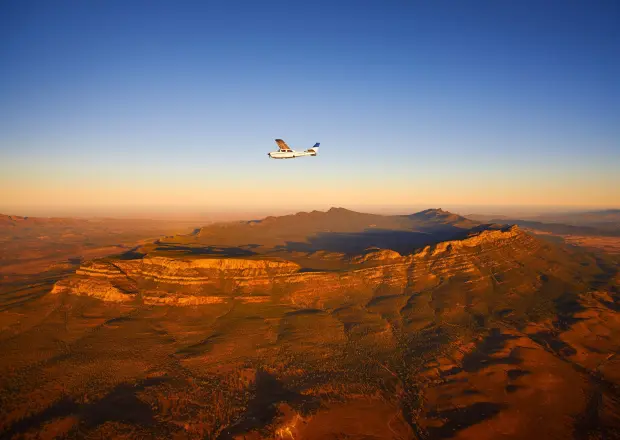 Flugzeug über den Flinders Ranges (Flinderskette)